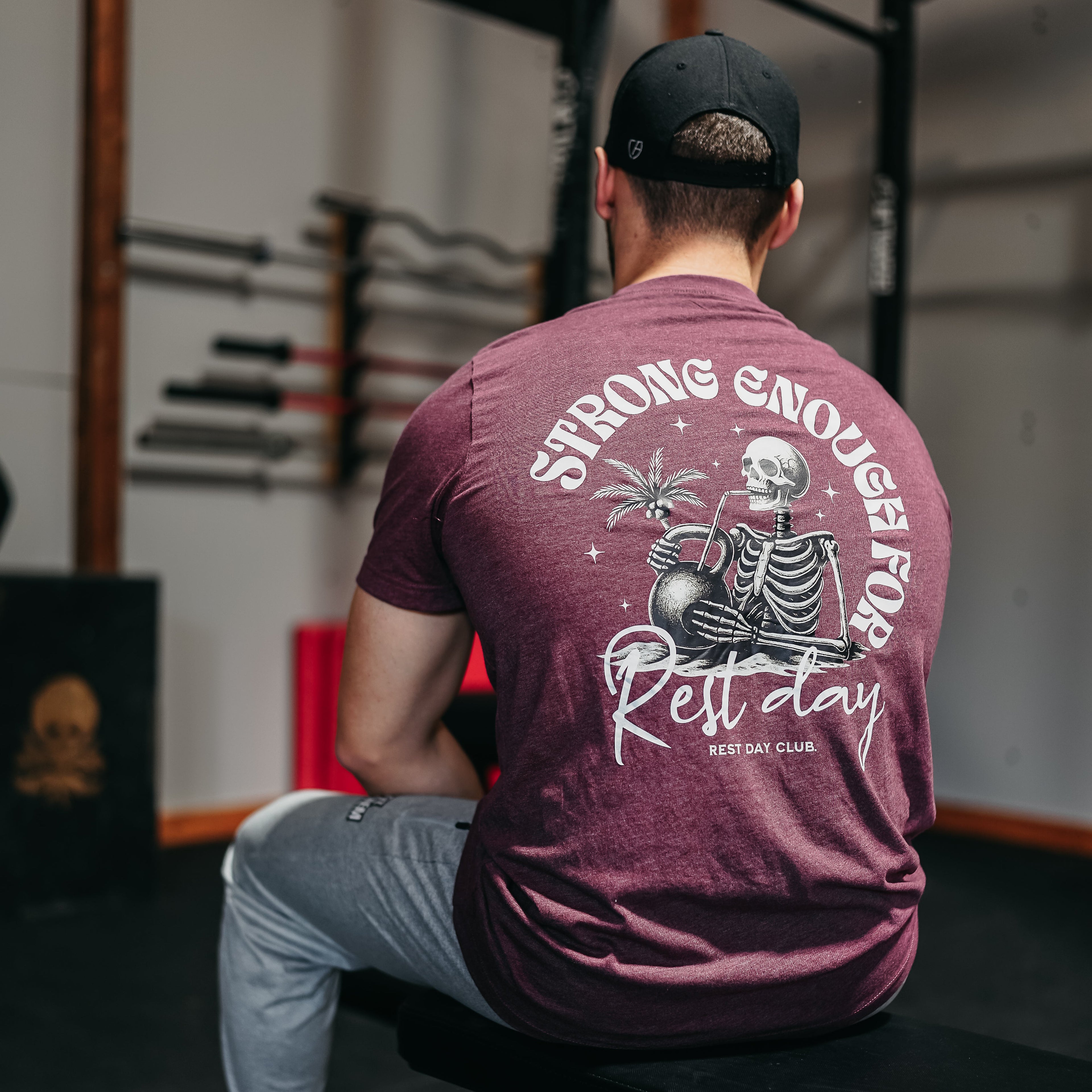 Chandail « Strong Enough for Rest Day » - Marron